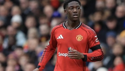 开云体育-跟队：梅努续约谈判拖延很久，他在曼联的长期未来依然存疑